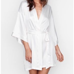 💥LAST CHANCE💥Victoria’s Secret Satin Nude Kimono